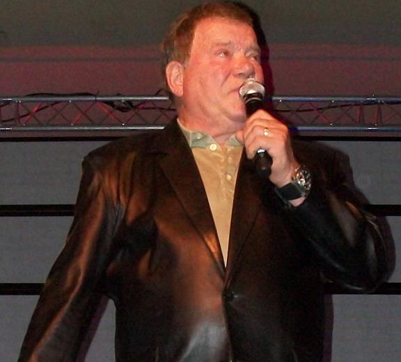 Captian James Tiberius Kirk - William Shatner! Captian James Tiberius Kirk - William Shatner!