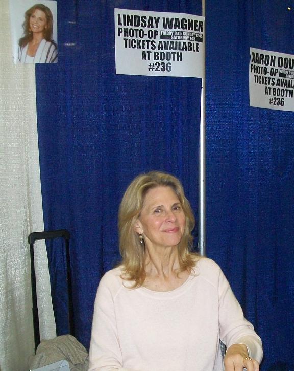 2010 WonderCon - Lindsay Wagner 2010 WonderCon - Lindsay Wagner