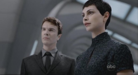 V Series S1x02 - Anna and Marcus confuZZled!