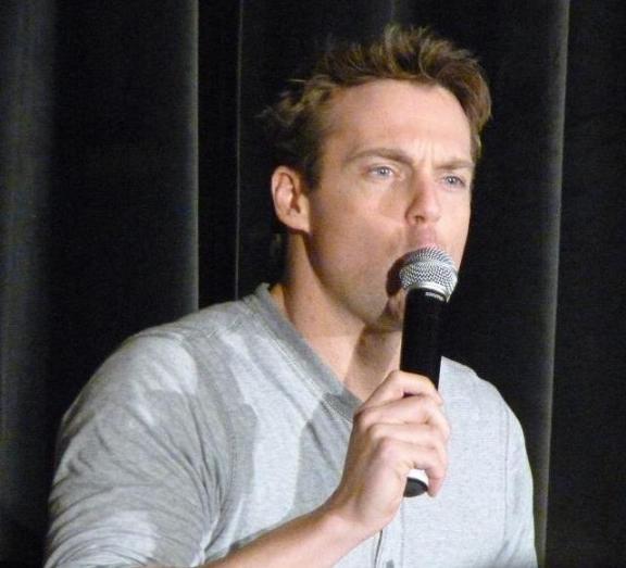 2010 VanCon - Michael Shanks