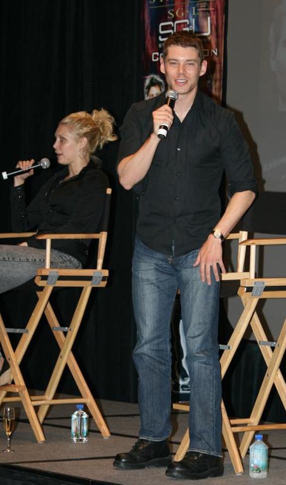 MinCon 2010 - SGU Star Brian J Smith!
