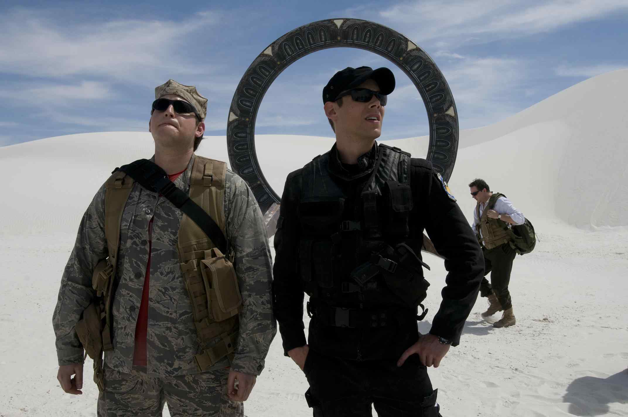 "Air" Episode 103 -- David Blue as Eli Wallace, Brian J. Smith as Lt. Matthew Scott -- Syfy Photo: Gregory Peters